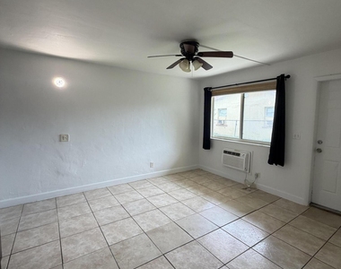 1124 Nw 2nd Street - Photo Thumbnail 1