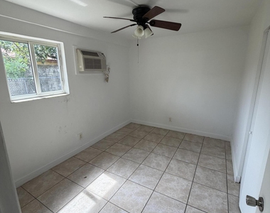 1124 Nw 2nd Street - Photo Thumbnail 3