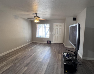 834 E Rossi Court - Photo Thumbnail 2