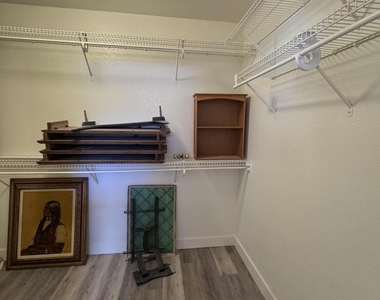 834 E Rossi Court - Photo Thumbnail 7