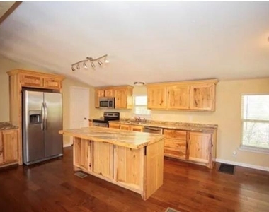 128 Burkhalter Street - Photo Thumbnail 18