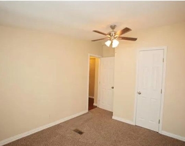 128 Burkhalter Street - Photo Thumbnail 4