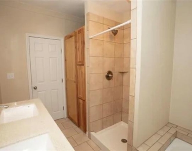 128 Burkhalter Street - Photo Thumbnail 9