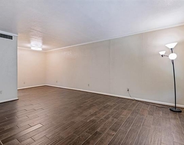 3827 Gilbert Avenue - Photo Thumbnail 3