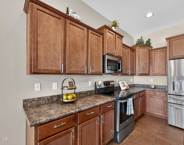 16864 W Hammond Street - Photo Thumbnail 27
