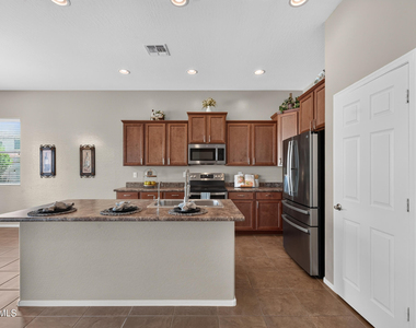 16864 W Hammond Street - Photo Thumbnail 24