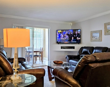 330 Ne 26th Avenue - Photo Thumbnail 9