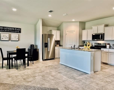 636 Mount Vista Lane - Photo Thumbnail 3
