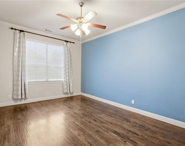 328 Anna Avenue - Photo Thumbnail 13