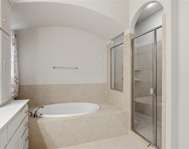 328 Anna Avenue - Photo Thumbnail 16