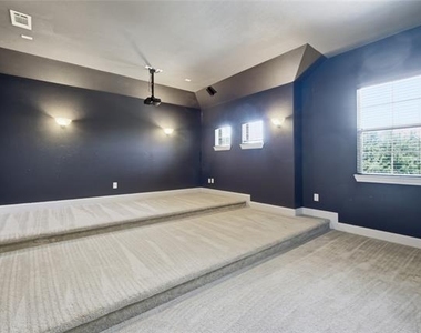 328 Anna Avenue - Photo Thumbnail 22
