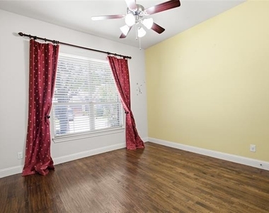328 Anna Avenue - Photo Thumbnail 12