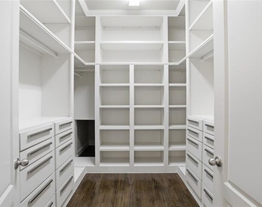 328 Anna Avenue - Photo Thumbnail 17