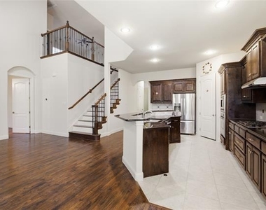 328 Anna Avenue - Photo Thumbnail 8