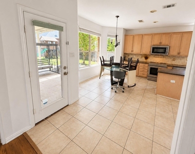 1818 Lake Texoma Circle - Photo Thumbnail 5