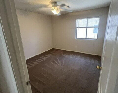 24115 N Desert Drive - Photo Thumbnail 4