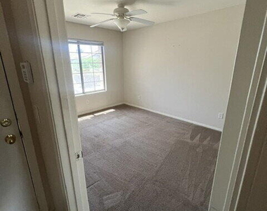 24115 N Desert Drive - Photo Thumbnail 8