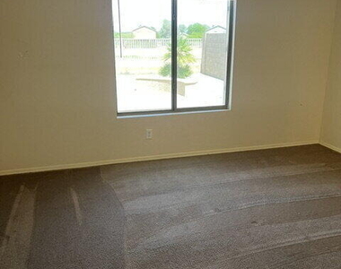 24115 N Desert Drive - Photo Thumbnail 10