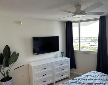 1551 N Flagler Drive - Photo Thumbnail 17