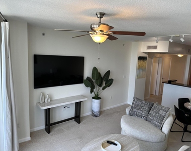 1551 N Flagler Drive - Photo Thumbnail 7