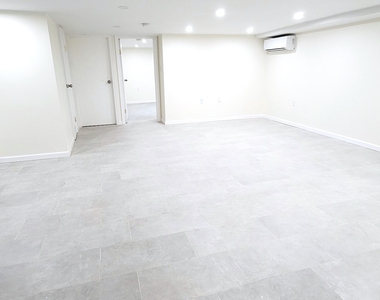 170-20 Lithonia Avenue - Photo Thumbnail 5