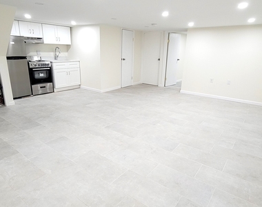 170-20 Lithonia Avenue - Photo Thumbnail 4