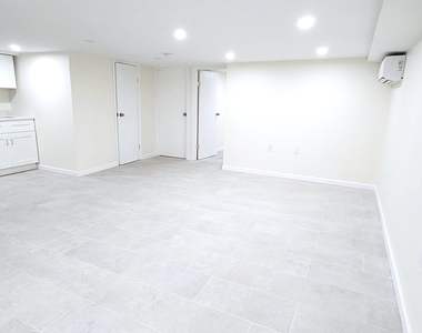 170-20 Lithonia Avenue - Photo Thumbnail 6