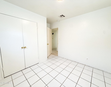 7007 S 8th Street - Photo Thumbnail 9