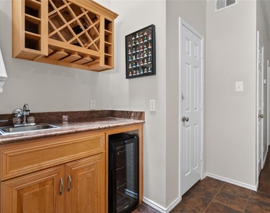 6015 Homestead Court - Photo Thumbnail 9