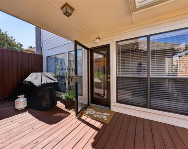 6015 Homestead Court - Photo Thumbnail 21