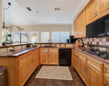 6015 Homestead Court - Photo Thumbnail 6