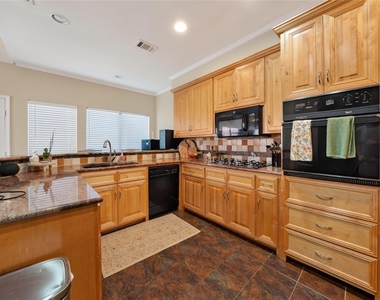 6015 Homestead Court - Photo Thumbnail 5