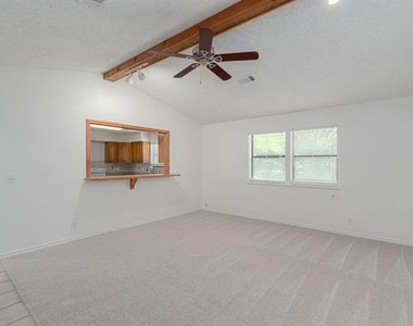 1905 Shady Lane - Photo Thumbnail 14
