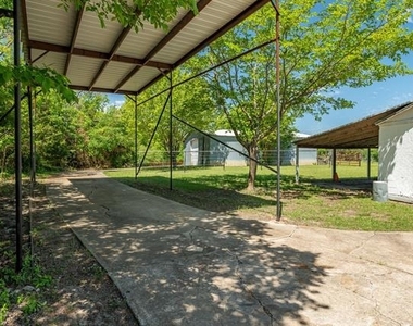 1905 Shady Lane - Photo Thumbnail 5