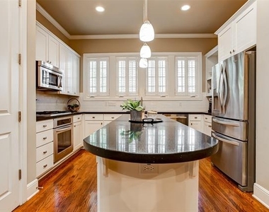 4703 Dexter Avenue - Photo Thumbnail 9