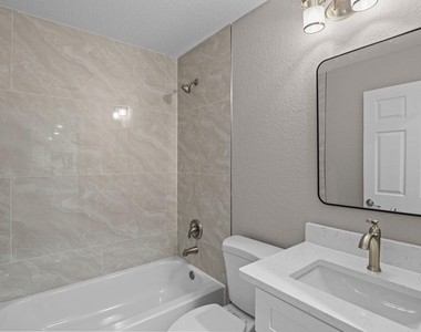 4611 Sunset Boulevard - Photo Thumbnail 13