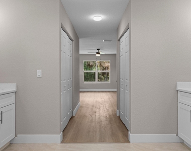 4611 Sunset Boulevard - Photo Thumbnail 8