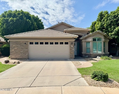 1401 W Blue Ridge Court - Photo Thumbnail 3