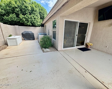 1401 W Blue Ridge Court - Photo Thumbnail 41