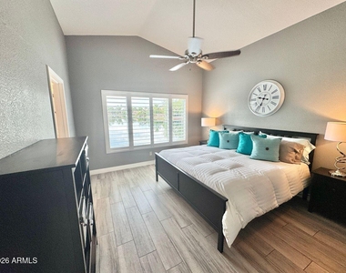 1401 W Blue Ridge Court - Photo Thumbnail 30