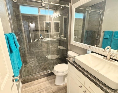 1401 W Blue Ridge Court - Photo Thumbnail 24