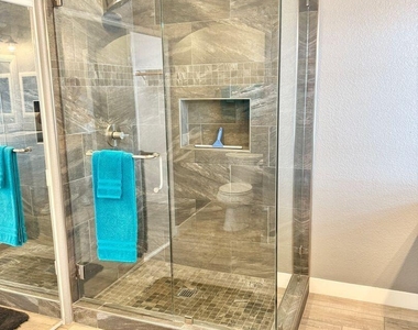 1401 W Blue Ridge Court - Photo Thumbnail 34