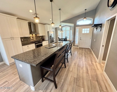 1401 W Blue Ridge Court - Photo Thumbnail 15