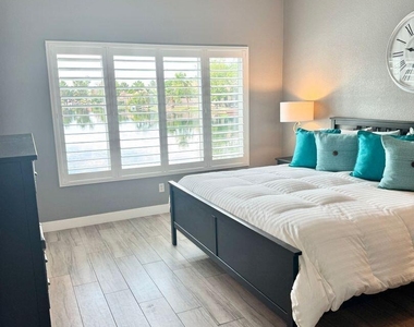 1401 W Blue Ridge Court - Photo Thumbnail 29