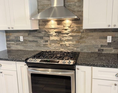 1401 W Blue Ridge Court - Photo Thumbnail 11