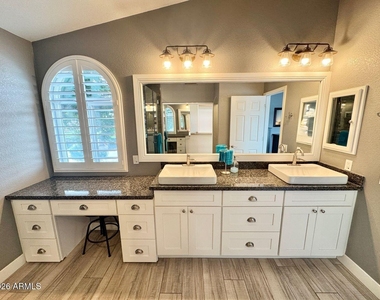 1401 W Blue Ridge Court - Photo Thumbnail 33