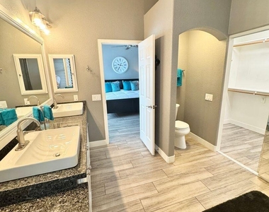 1401 W Blue Ridge Court - Photo Thumbnail 35