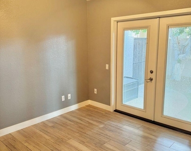 1401 W Blue Ridge Court - Photo Thumbnail 21