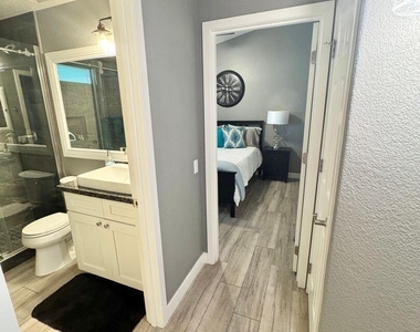1401 W Blue Ridge Court - Photo Thumbnail 23