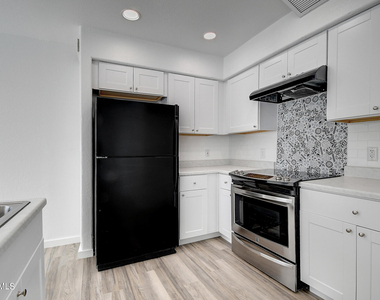 17031 E Calle Del Oro -- - Photo Thumbnail 8